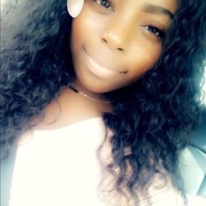 Meet your Posher, Ayanna